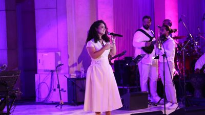 تحت لافتة كامل العدد.. نسمة محجوب تبهر جمهور الأوبرا بأغانٍ عربية وغربية ساحرة 