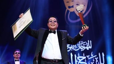 أحمد آدم بعد تكريمه من القومي للمسرح: محظوظ إني بدأت الفن على يد عمالقة | صور