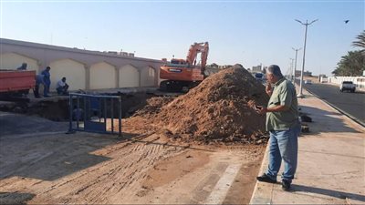 إصلاح أعطال مياه الشرب بعدة مناطق في قرية تزمنت ببني سويف