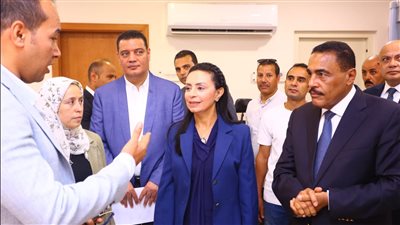 وزيرة التضامن تتفقد مجمع تحيا مصر للخدمات الحكومية بسيدي عبد الرحمن بالعلمين | صور 