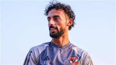 شوبير يكشف الوجهة الأقرب لـ أحمد عبد القادر بعد رحيله عن الأهلي