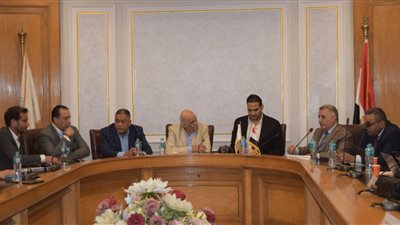 مذكرة عاجلة مقدمة من لجنة السيارات لـ غرفة القاهرة لتنظيم عمل الشركات وتسهيل شحن السيارات الكهربائية