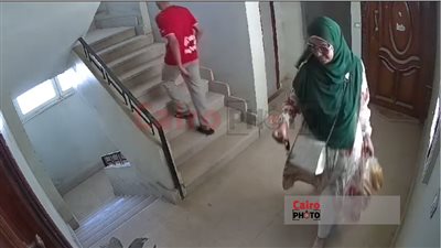 الأمن يفحص فيديو متداول لشخص اقتحم منزل سيدة بعد استقلاله الأسانسير معها