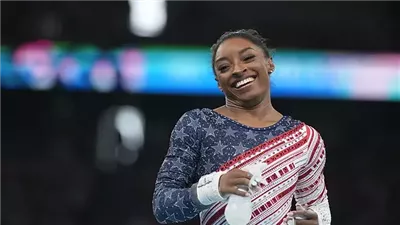 ثروتها بالملايين.. من هي سيمون بايلز الفائزة بميدالية الجمباز؟