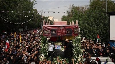 تشييع جثمان إسماعيل هنية في إيران وخامنئي يؤم صلاة الجنازة | صور