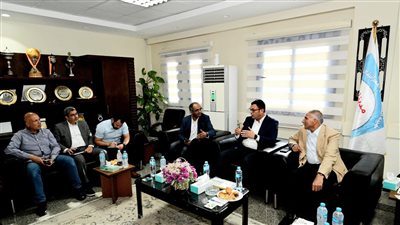 وزير الإسكان يعقد اجتماعا بمقر جهاز بدر لمتابعة سير العمل بمختلف القطاعات بالمدينة