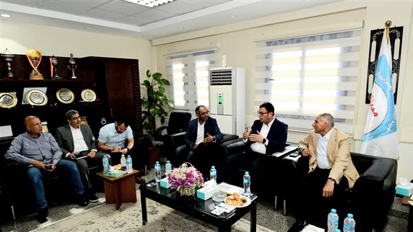 وزير الإسكان 