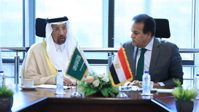خالد عبد الغفار خلال استقباله وزير الاستثمار السعودي: السوق المصرية ضخمة وواعدة في مجال تداول الدواء