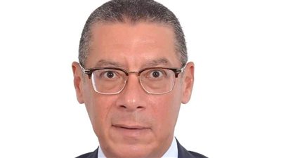 ياسر قمر: مشاركة منتخبي الطائرة رجال والشاطئية في الأولمبياد بمثابة جني ثمار موسم قاري قوي