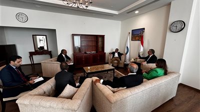 بتكلفة 7 مليارات دولار.. وزير البترول يبحث إقامة مجمع البتروكيماويات بالعلمين الجديدة