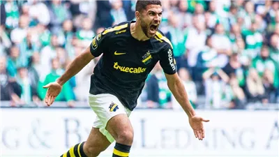 عمر فرج يصل إلى القاهرة اليوم للانضمام لتدريبات الزمالك