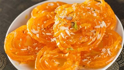 طريقة عمل المشبك مكتوبة خطوة بخطوة.. السر في الشربات الثقيل