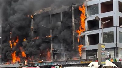 بسبب عطل في لوحة الكهرباء.. شاهد عيان يكشف كواليس حريق مول كريتيف بالعبور