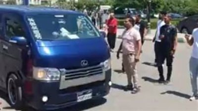 بحضور مي عمر ومحمد سامي.. وصول جثمان المنتج تامر فتحي إلى مسجد الشرطة | بث مباشر