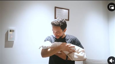 إيمان الحسين.. ولي العهد الأردني والأميرة رجوة يرزقان بمولودتهما الأولى 