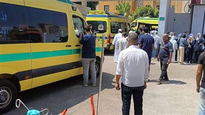 بعد نشوب حريق.. الدفع بسيارات إسعاف لإخلاء مستشفى السادات من المرضى