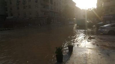 مواطن بحدائق الأهرام يشتكي: الضغط على الصرف الصحي تسبب في غرق بعض الشوارع.. ويوجد سوء تنظيم وأدوار مخالفة