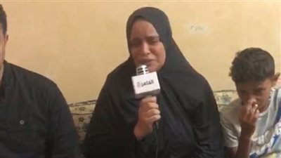 والدة شاب دهسته سيدة بسيارتها في القليوبية: سابته بينزف وعملت محضر ضده | بث مباشر