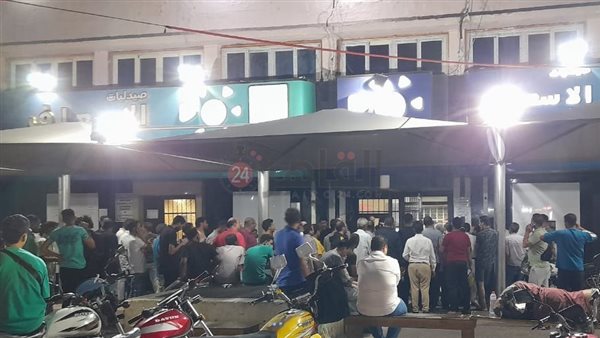 تكدس المواطنين على