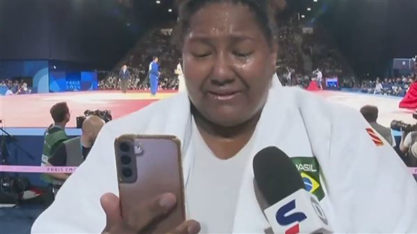 بكاء لاعبة البرازيل