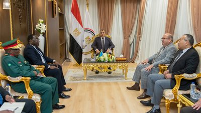 وزير الإنتاج الحربي يستقبل السفير التنزاني لبحث التعاون المشترك بين الجانبين