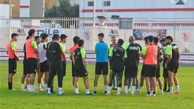  أحمد عبد العزيز بوكس يقود تدريبات حراس مرمى الزمالك