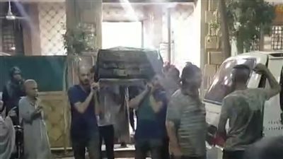 المئات يشيعون ضحايا عقار شبين الكوم إلى مقابرهم بالمنوفية