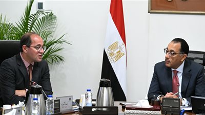 رئيس الوزراء يستعرض مع وزير المالية التطورات الاقتصادية والفرص الاستثمارية بمصر