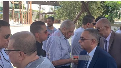 وسط حالة من الحزن.. المهندس إبراهيم محلب يتلقى عزاء زوجة ابن عمه ببورسعيد|بث مباشر 