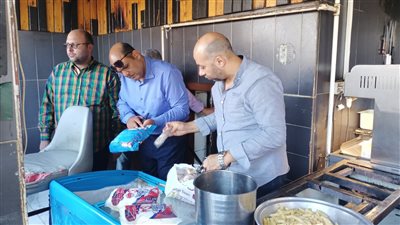 ضبط 100 كيلو أسماك مملحة فاسدة وتحرير 20 محضرًا تموينيًا بكفر الشيخ