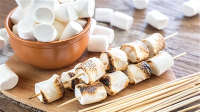 طريقة عمل المارشميلو بالنشا.. أجمل وأخف من الجاهز