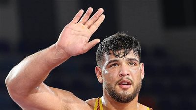 المصارع عبد اللطيف منيع عبر القاهرة 24: جملة في المشمش تصرف غير لائق واعتذر عنها