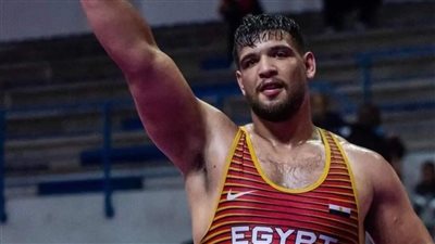 عبد اللطيف منيع يفوز على بطل بلغاريا في المصارعة ويزيد من فرص الحصول على البرونزية