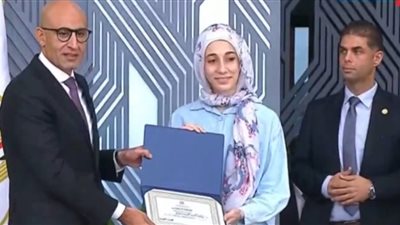 وزير التعليم يكرم أوائل الثانوية العامة 2024| صور 