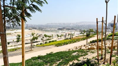 أبرزها حديقة تلال الفسطاط.. وزير الإسكان يجتمع بمسؤولي شركة سيتي إيدج لوضع رؤية تسويق مشروعاتها المختلفة 