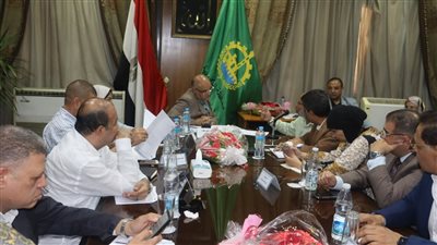 محافظ القليوبية يستمع إلى مشكلات أهالي شبرا الخيمة وقليوب والقناطر الخيرية