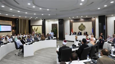 محافظ أسوان: رصد مكافأة لأفضل 3 مراكز تحقق أعلى نسب في التعامل مع منظومة المتغيرات المكانية