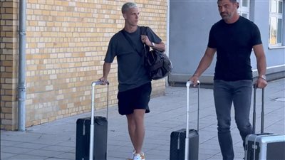 داني أولمو يطير إلى برشلونة | فيديو