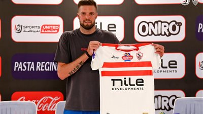 طائرة الزمالك تضم الروسي ديمتري ياكوفيلف 