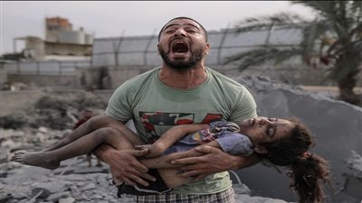 طابق يؤوي النساء وآخر مصلى للنازحين.. كواليس قصف الاحتلال مدرسة التابعين في غزة