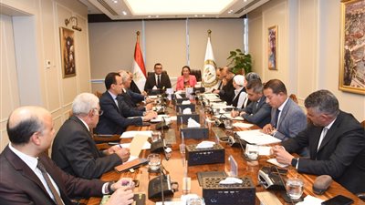 وزير الإسكان يصدر توجيهات بتعظيم الاستفادة من المخلفات وطرحها للمستثمرين لإعادة تدويرها