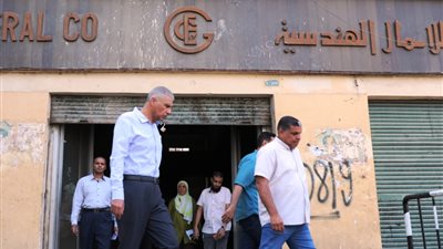 المحافظ يتفقد الموقع المقترح لإنشاء مكتب البريد البديل بمدينة أسوان