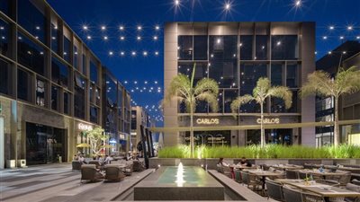 مصرع شخص ألقى بنفسه عاريًا داخل مول العريش بالهرم