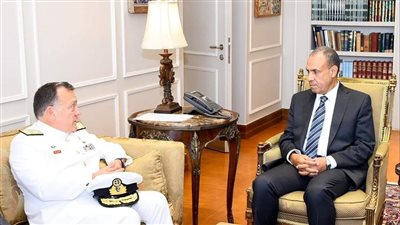 وزير الخارجية يستقبل قائد العملية البحرية الأوروبية بالبحر الأحمر