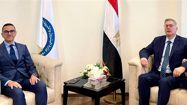 وزير البترول والاستثمار