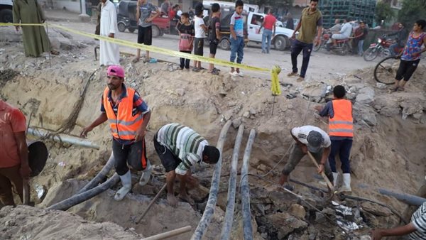 إصلاح خطي مياه بمركز