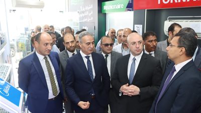 محافظ بني سويف ورئيس حماية المستهلك يشاركان في حملة رقابية على الأسواق 