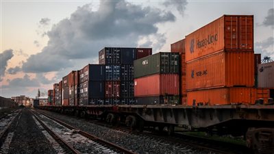 ميناء دمياط يستقبل أطنانًا من القمح والذرة خلال الـ24 ساعة الماضية