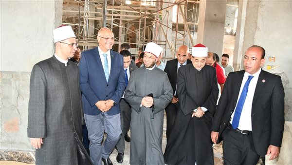 وزير الأوقاف ومحافظ