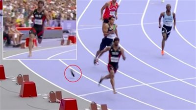 فاز بالذهبية وهو حافي.. لاعب بتسوانا يحطم الرقم الإفريقي الأولمبي رغم تعرضه لموقف محرج